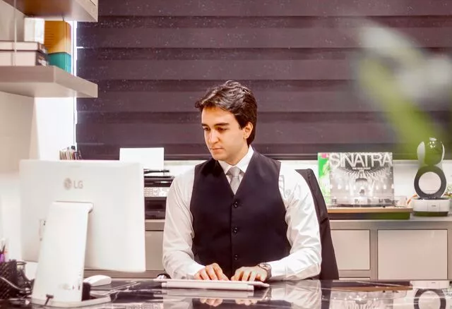 ezgif.com-gif-maker - 2022-12-24T113522.049